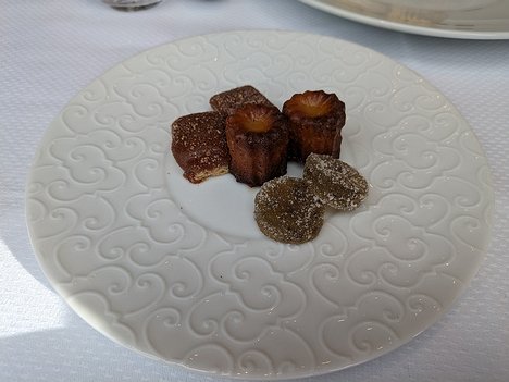 20240203_PXL132833128_Pixel7a-JEB soft caramel-topped biscuit, pineapple canelé, gooseberry pastille